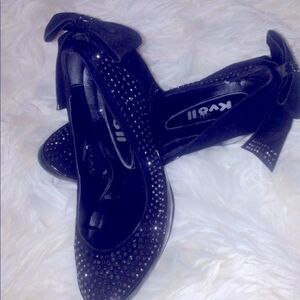 Kvoll women’s shoes  black platforms   silver mini studs size 39